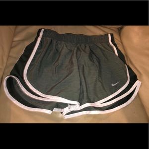 Women’s Nike shorts size small